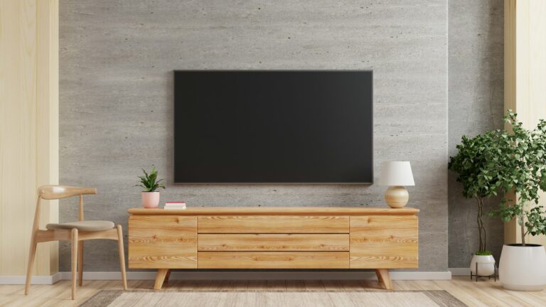 Concrete-wall TV mounting setting